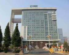 35億煙民1年為國(guó)家貢獻(xiàn)12億！專家：卷煙太便